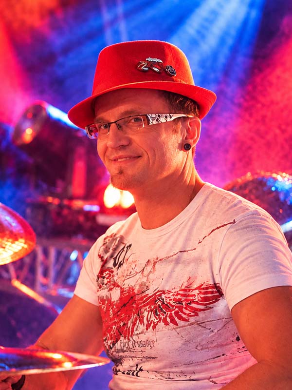 Reyk, Drums und Sampler bei COCO-BAND